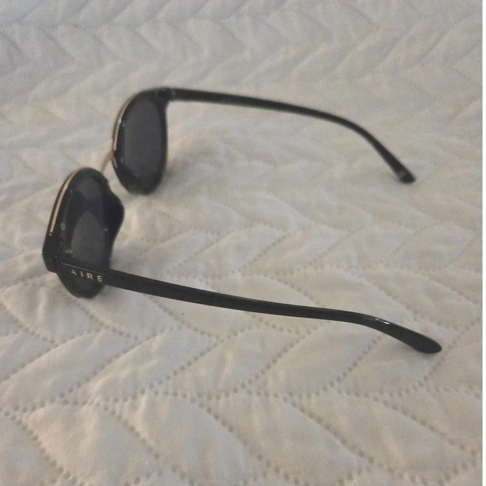 AIRE Astro V2 Round Sunglasses‎ Black Gold Recycled Plastic 2122522 NEW